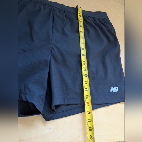 NEW BALANCE Women Black Short Size 2XL Plus Size 3 Pockets Inside Legging - Picture 8 of 9